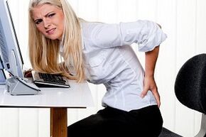 Schmerzen im unteren Rücken bei sitzender Arbeit